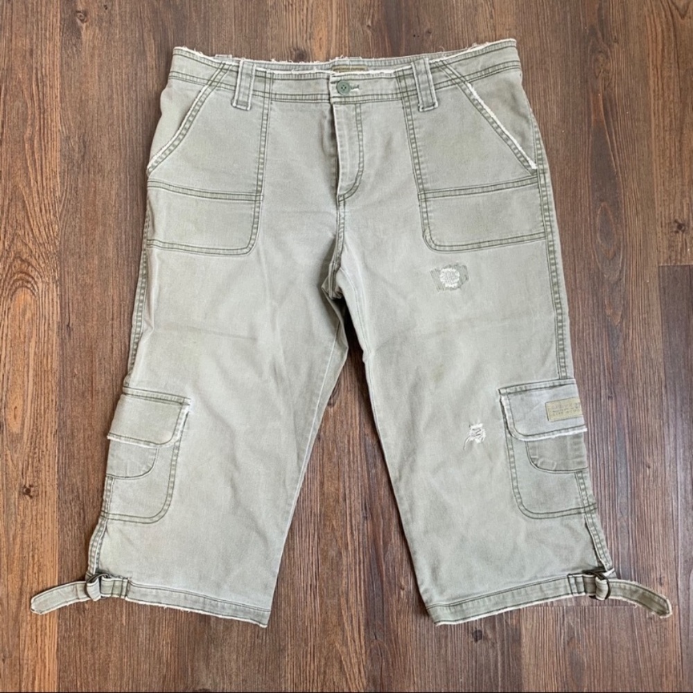Army Green American Eagle Capri Pants Jeans Cargo